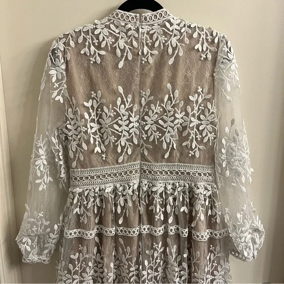 Ivy City Co Cream Lace Midi Dress - Picture 10 of 15